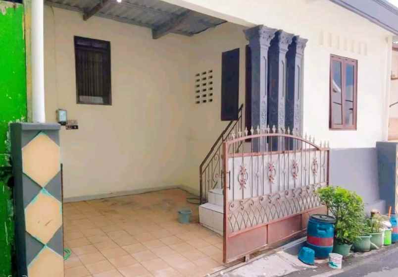 dijual kost di jl mugas semsel semarang