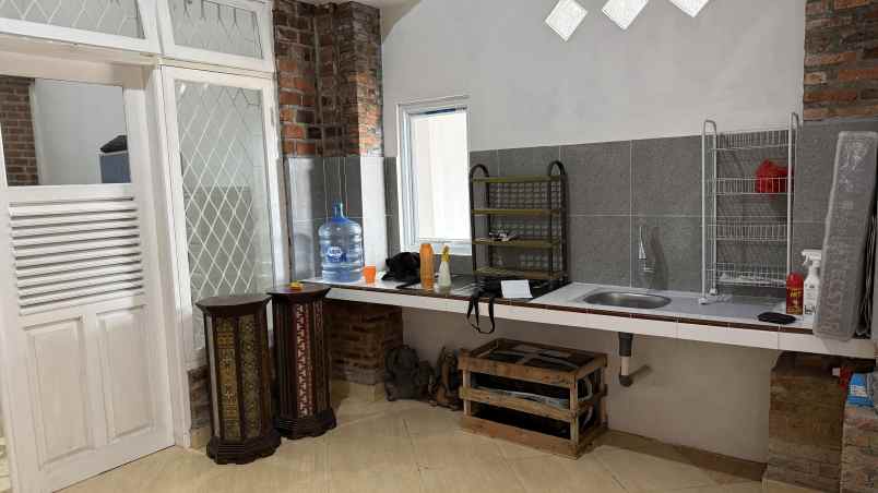 dijual kost jelupang