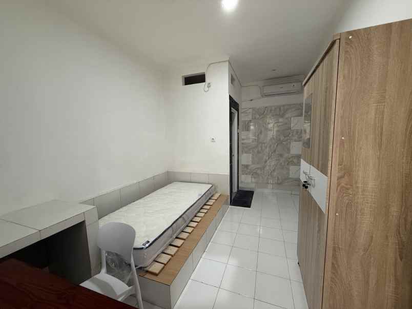 dijual kost jelupang bsd