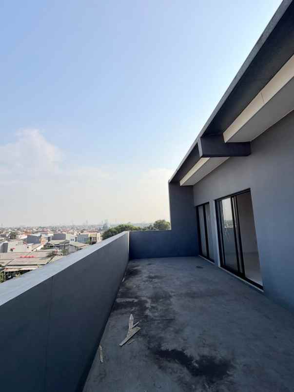 dijual ruko 4 lantai hook di larangan indah ciledug