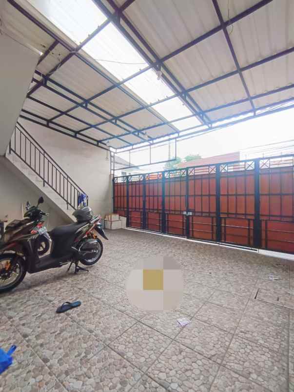 dijual ruko gudang kantor jalan raya kalisari atau