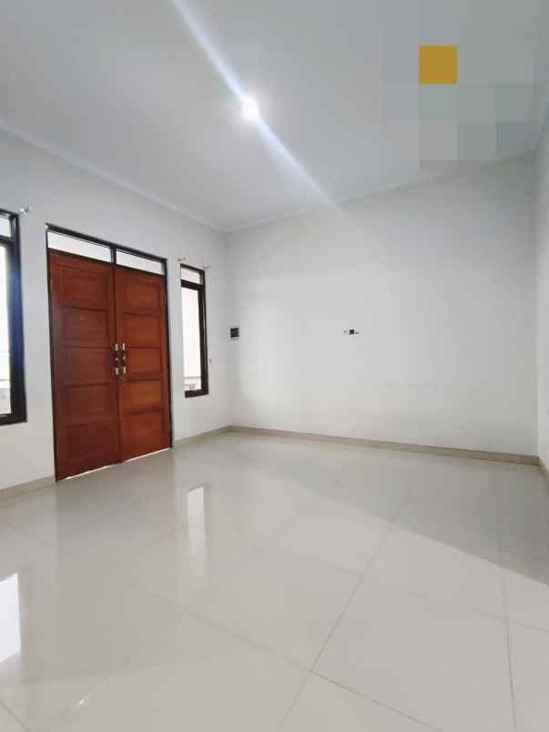 dijual ruko gudang kantor jalan raya kalisari atau