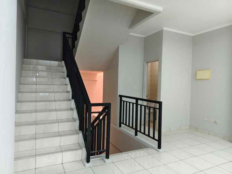 dijual ruko gudang kantor ruko emerald commercial