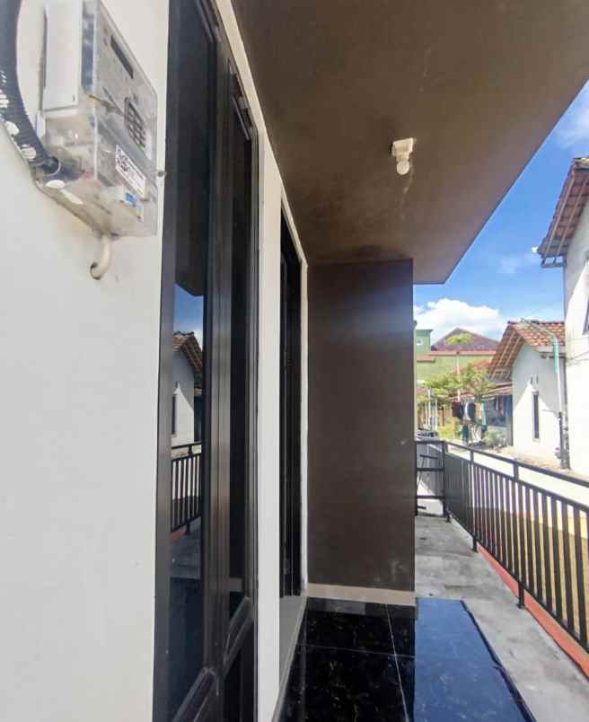 dijual rumah 1 kk kampus pgri