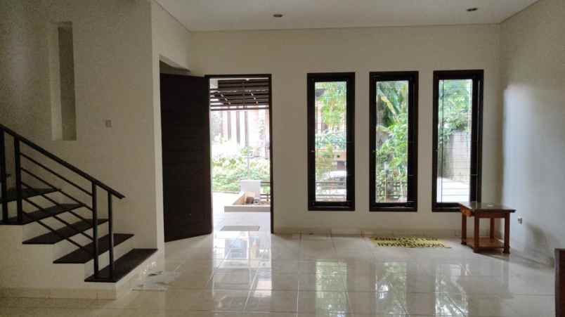 dijual rumah 2 lantai di cluster bukit bogor raya