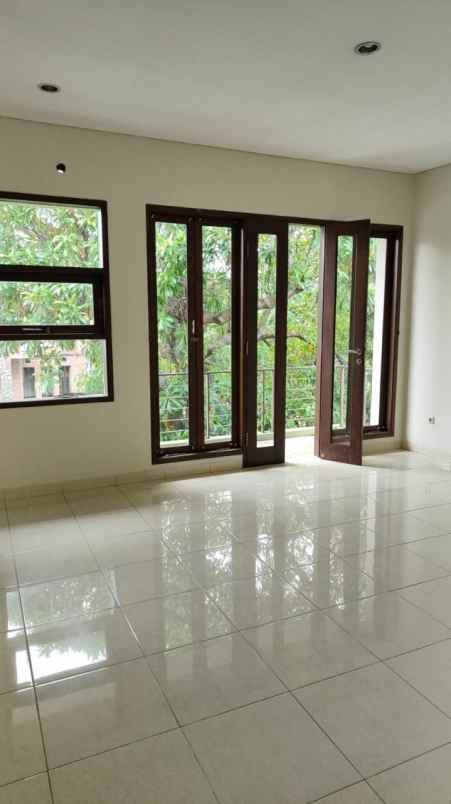 dijual rumah 2 lantai di cluster bukit bogor raya