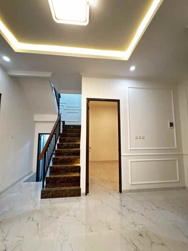 dijual rumah 2 lantai lokasi favorit di bekasi