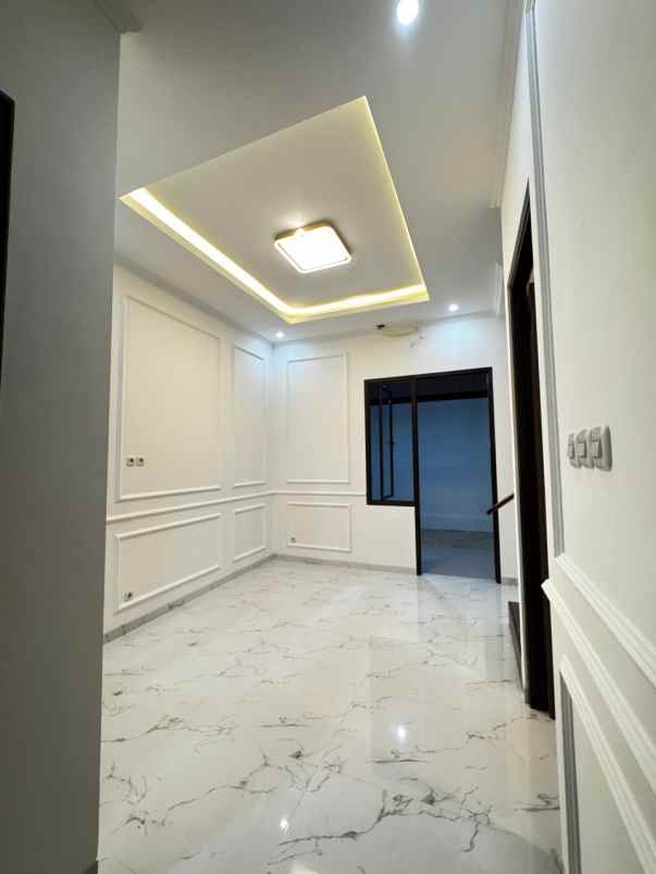 dijual rumah 2 lantai lokasi favorit di bekasi