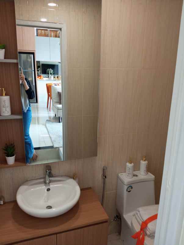 dijual rumah 2 lantai royall batavia dekat tol kedaton