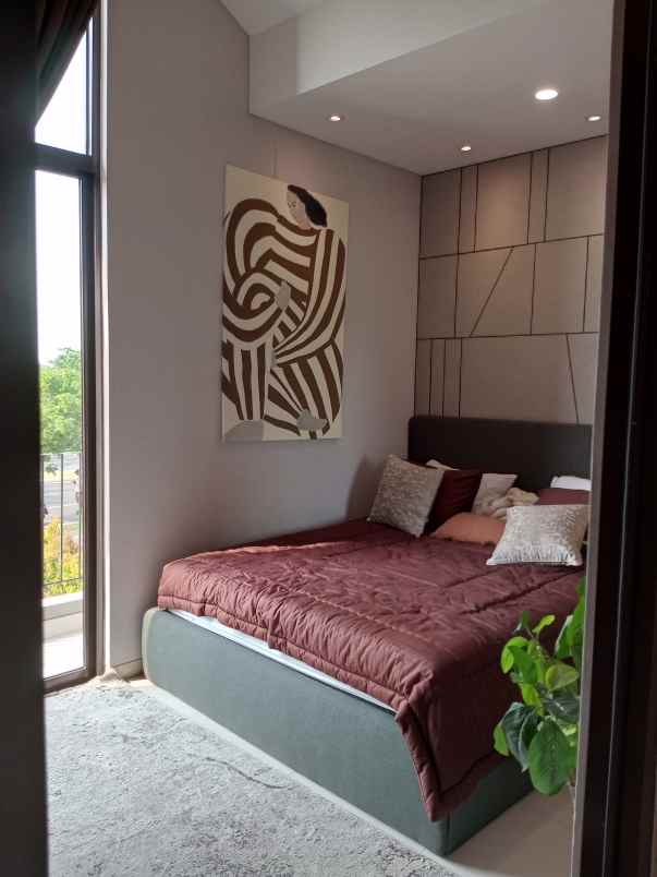 dijual rumah 2 lantai royall batavia dekat tol kedaton