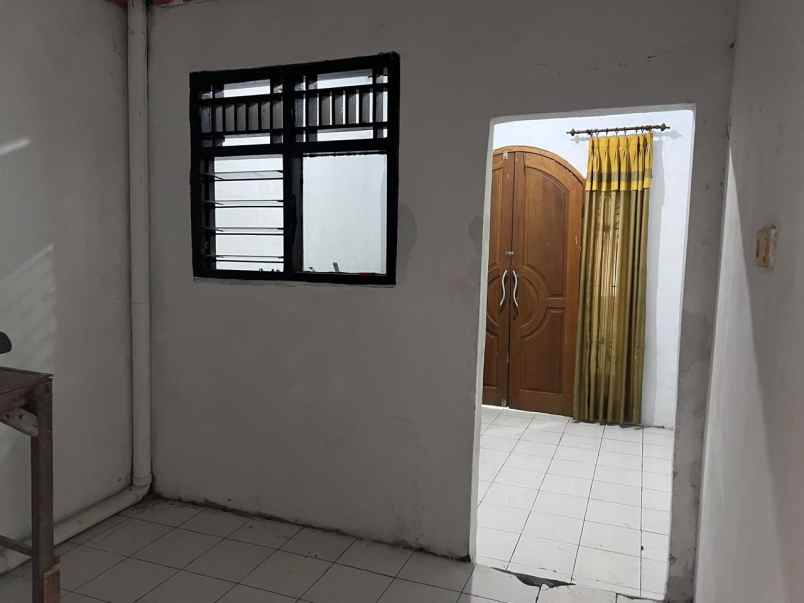dijual rumah alamanda regency