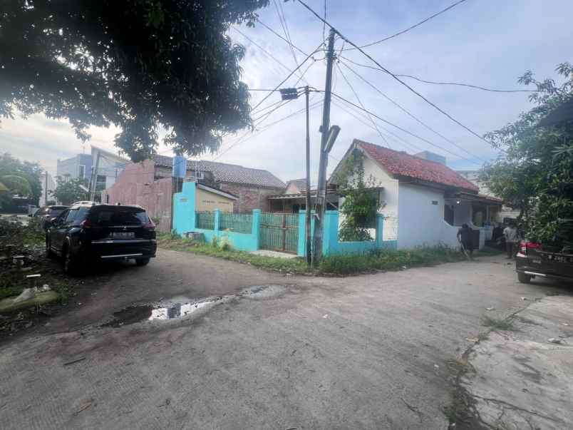 dijual rumah alamanda regency