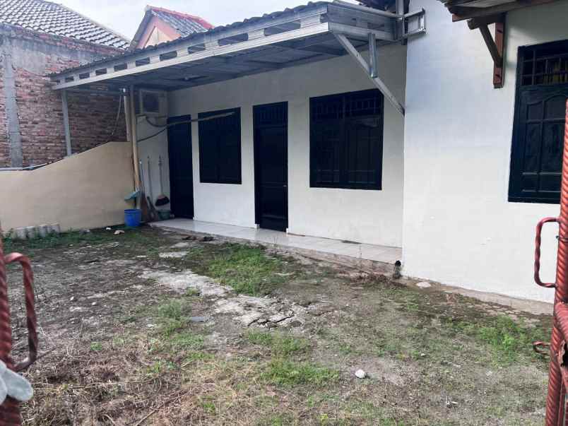 dijual rumah alamanda regency
