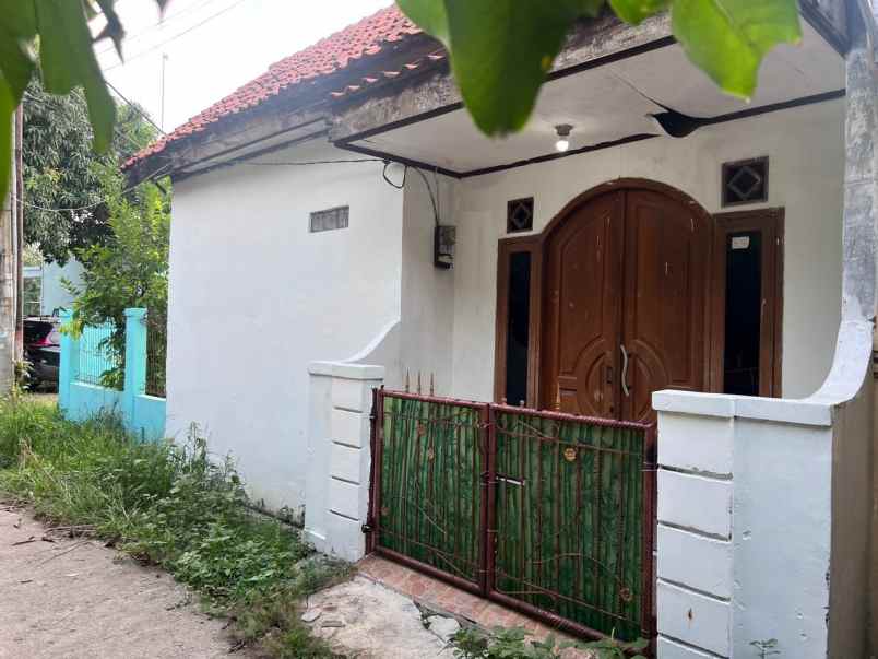dijual rumah alamanda regency