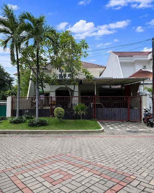 dijual rumah araya