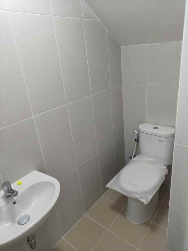 dijual rumah arcadia gading serpong