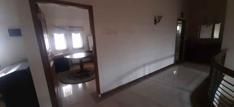 dijual rumah arcamanik endah