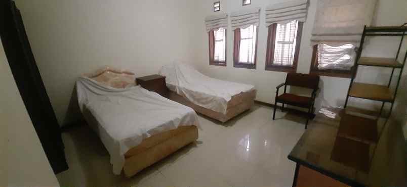 dijual rumah arcamanik endah