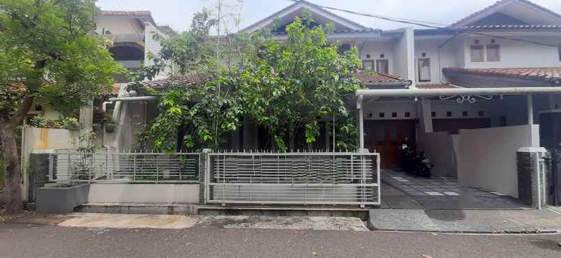 dijual rumah arcamanik endah
