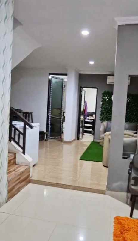 dijual rumah babatan pratama