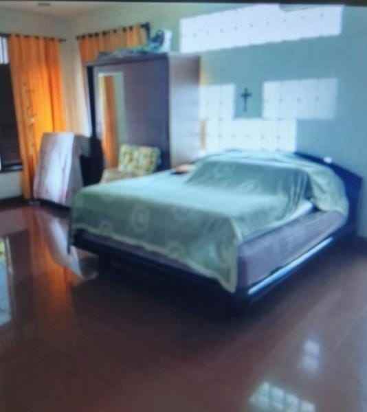 dijual rumah bagus asri luas di danau indah barat