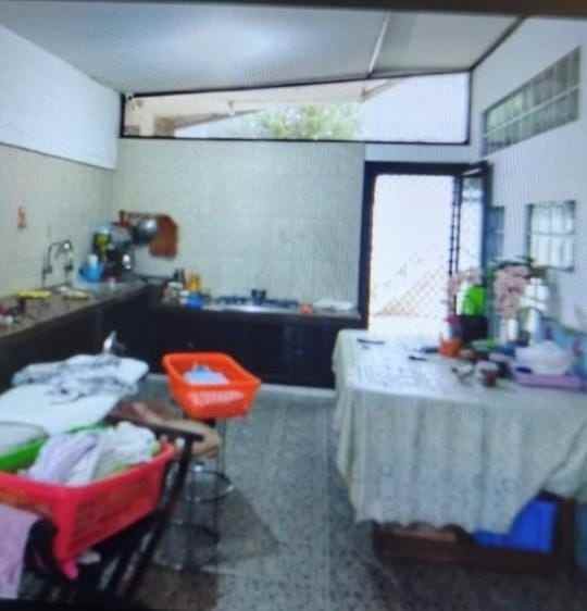 dijual rumah bagus asri luas di danau indah barat