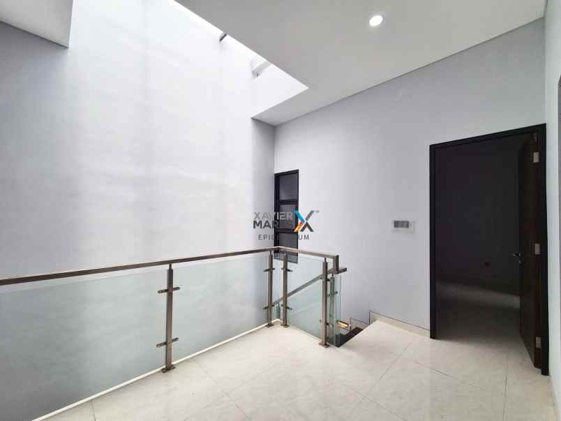 dijual rumah baru di sutorejo lebar 8 baguuss