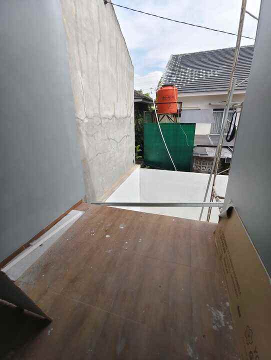 dijual rumah baru on progress di cisaranten kulon