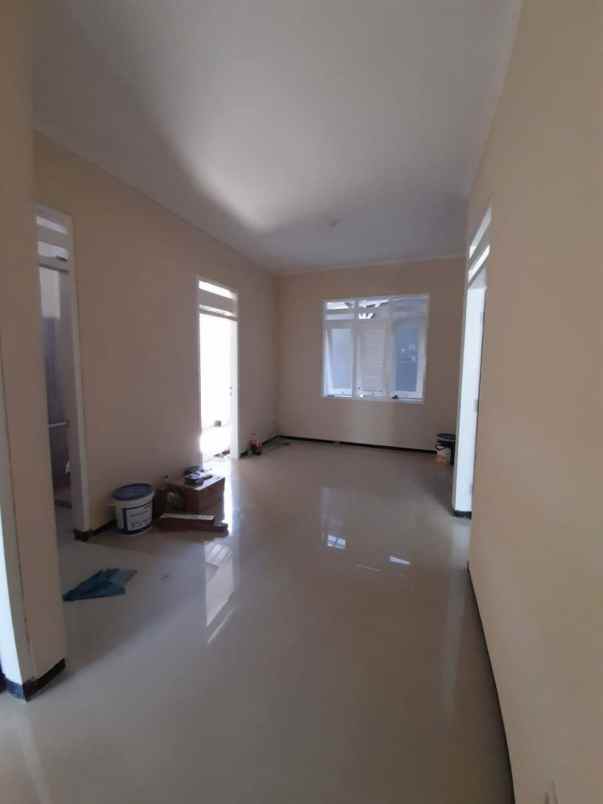 dijual rumah baru rungkut asri tengah surabaya