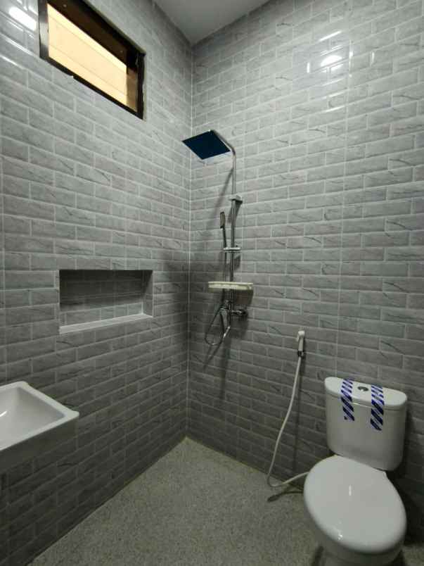 dijual rumah belakang mall kelapa gading