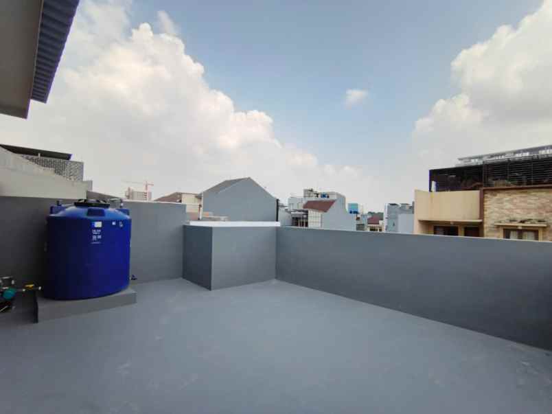 dijual rumah belakang mall kelapa gading