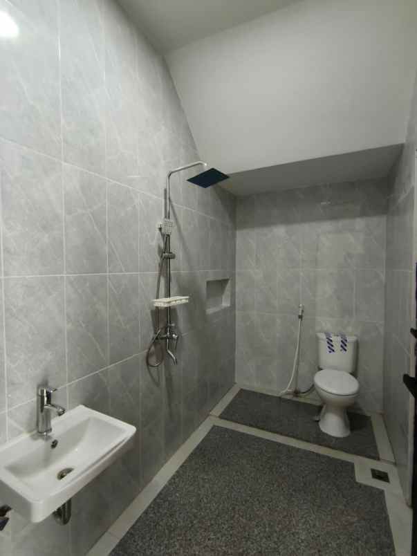 dijual rumah belakang mall kelapa gading