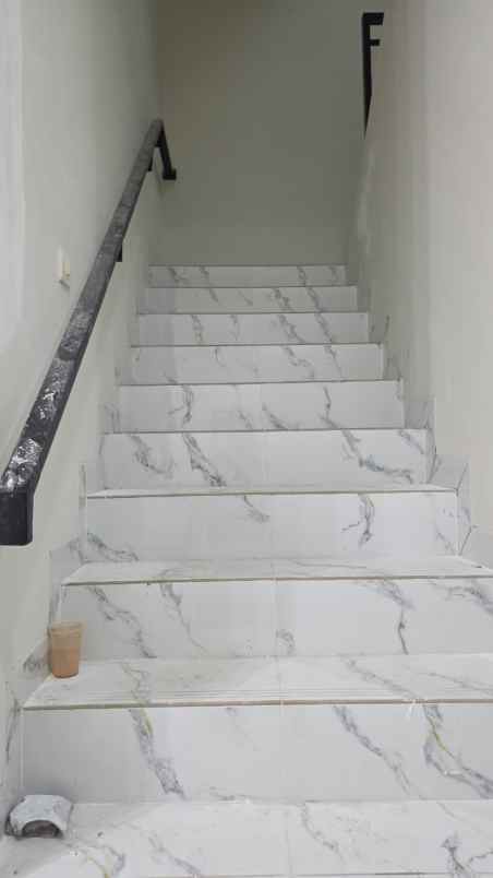 dijual rumah belakang mall kelapa gading