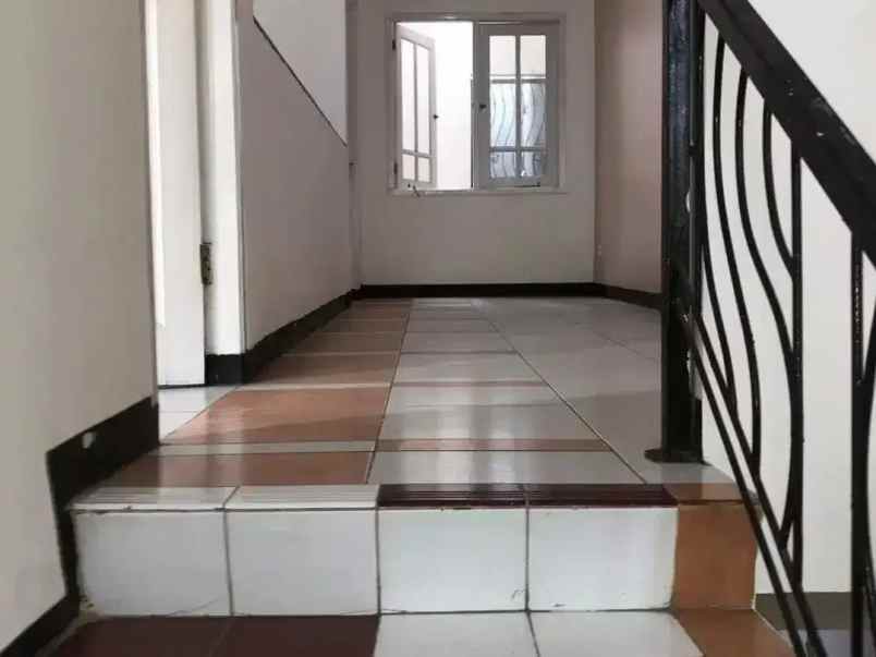 dijual rumah bintara