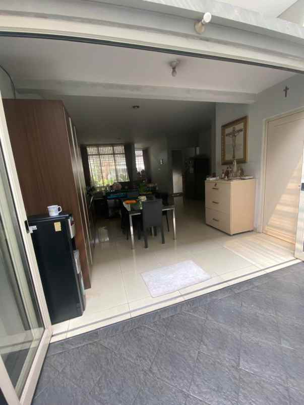dijual rumah bintaro