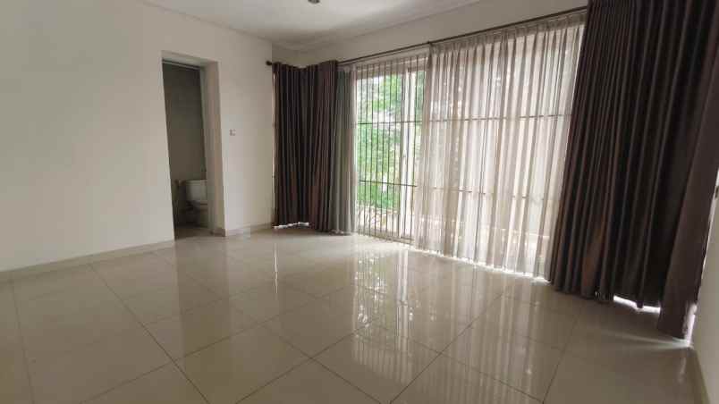 dijual rumah boulevard citra gran jatikarya