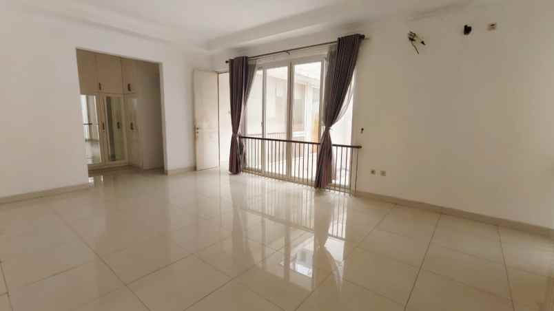 dijual rumah boulevard citra gran jatikarya