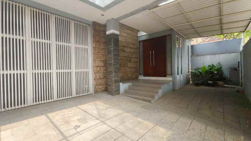 dijual rumah boulevard citra gran jatikarya