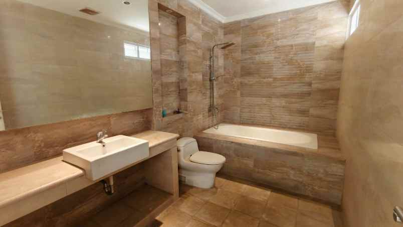 dijual rumah boulevard citra gran jatikarya