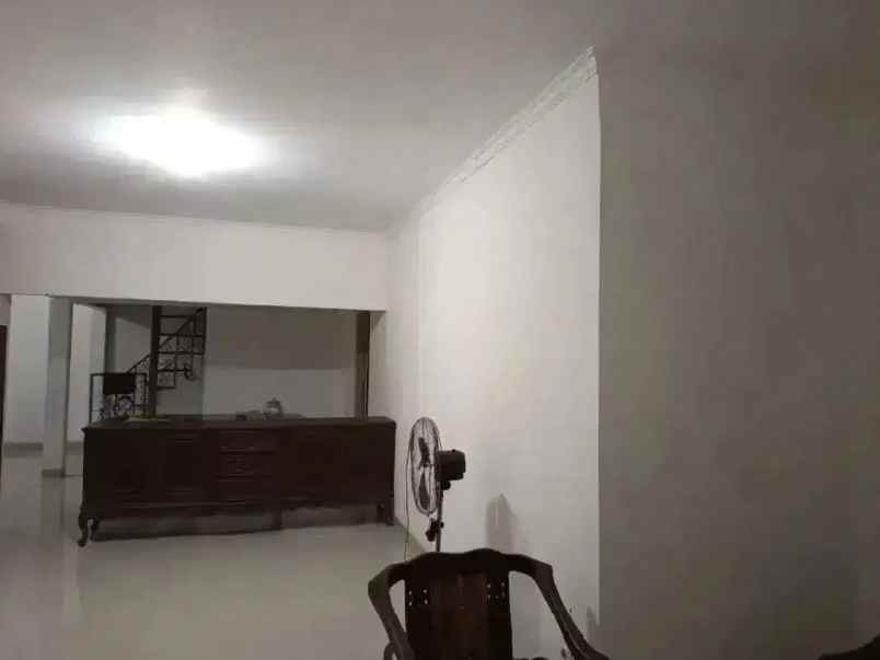 dijual rumah bsk