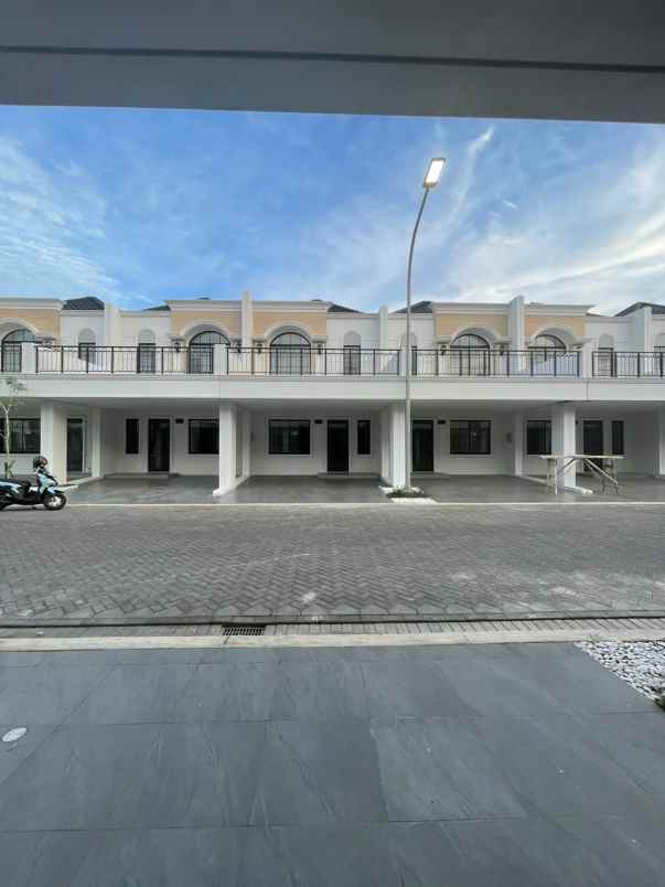 dijual rumah bukit nirmala pik2