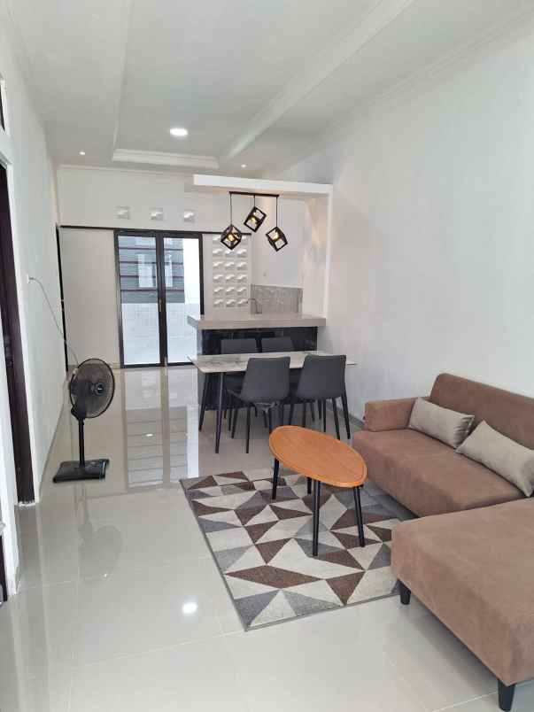 dijual rumah bumi rinjani mustikajaya