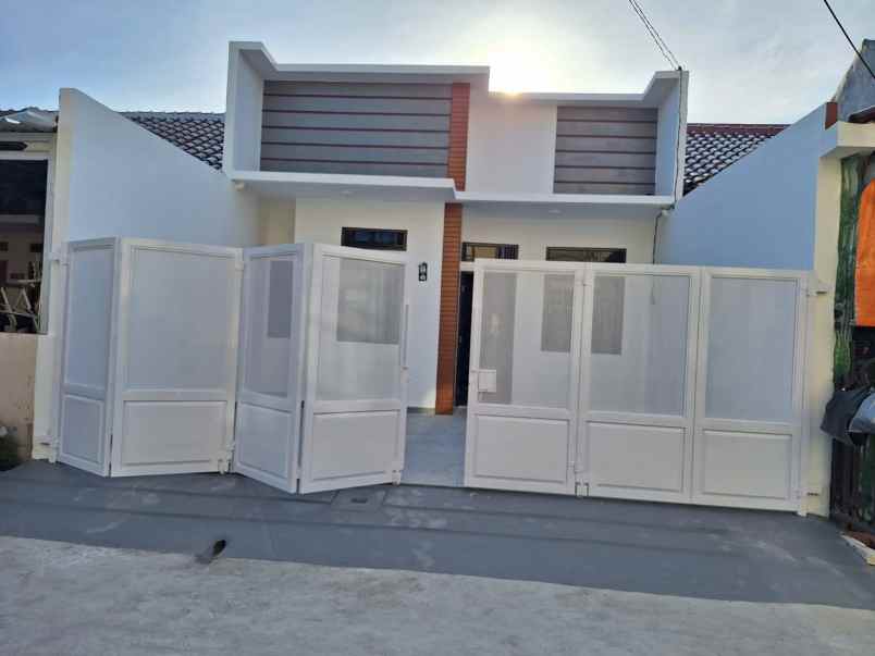 dijual rumah bumi rinjani mustikajaya