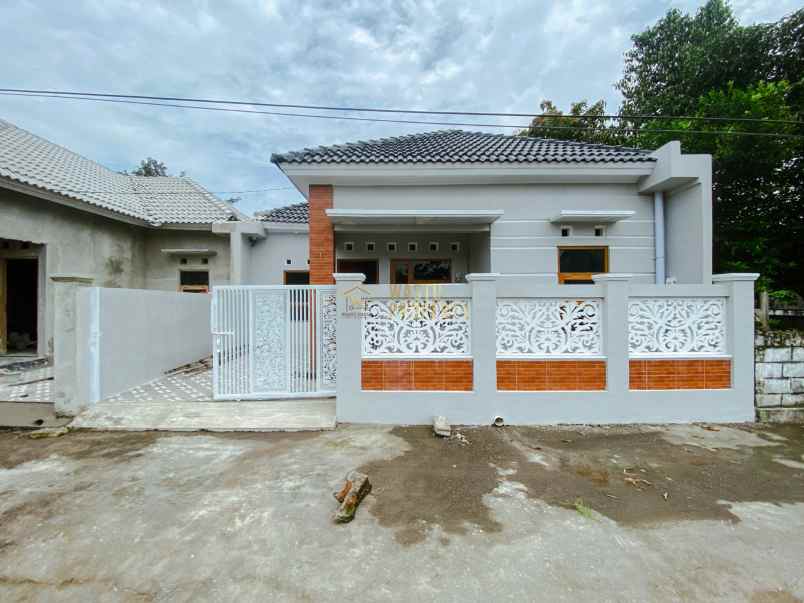 dijual rumah cantik desain modern di kalasan