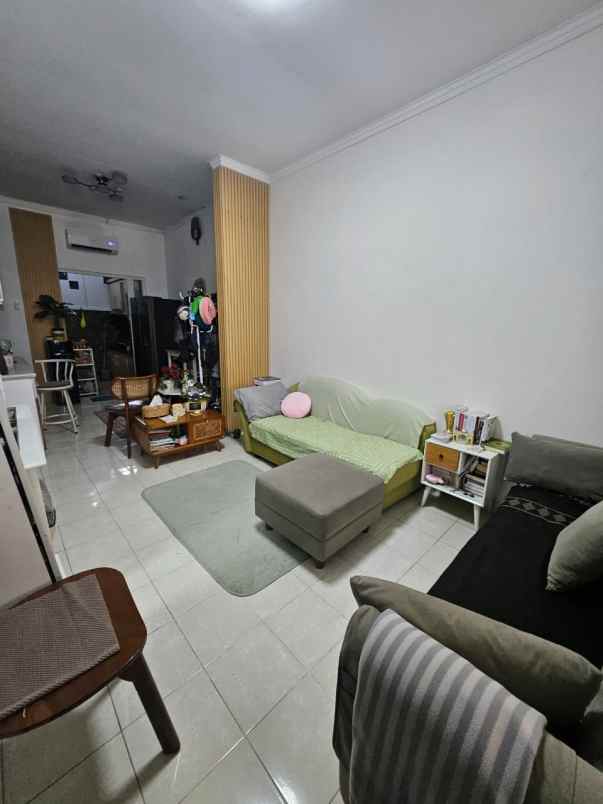 dijual rumah cibubur country rumah siap huni dan rapi