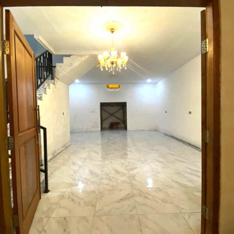 dijual rumah cipayung jakarta timur