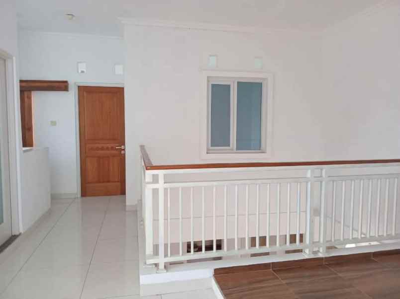 dijual rumah ciporeat