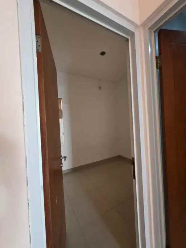 dijual rumah ciputat
