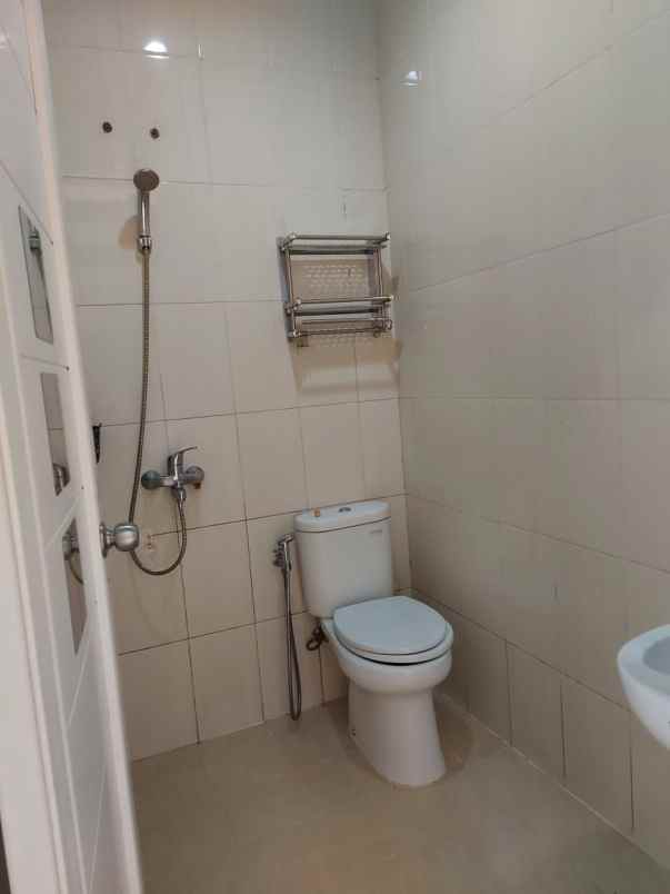 dijual rumah citra grand cibubur