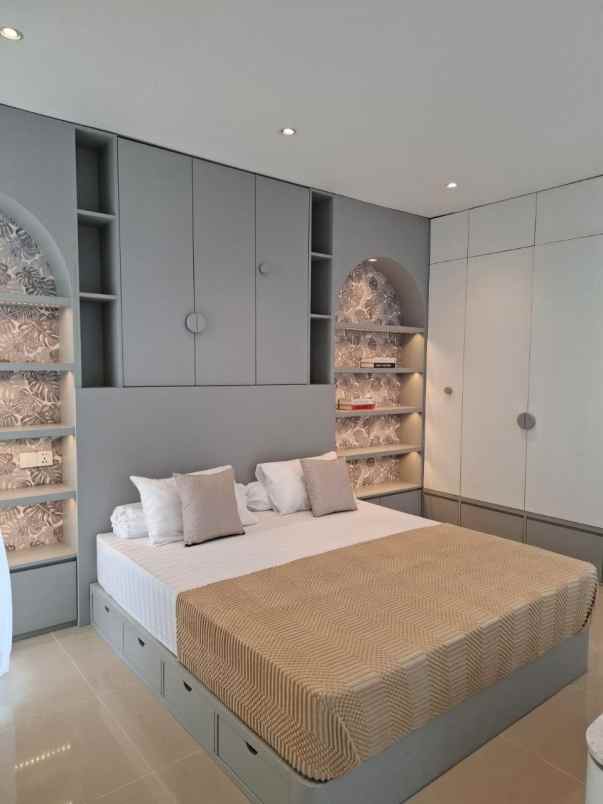 dijual rumah citraland surabaya barat